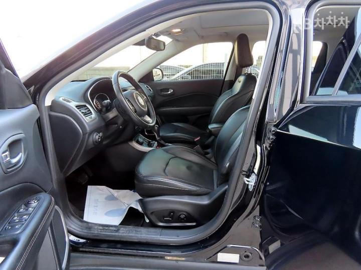 Jeep Compass 2.4 AWD Longitude 6