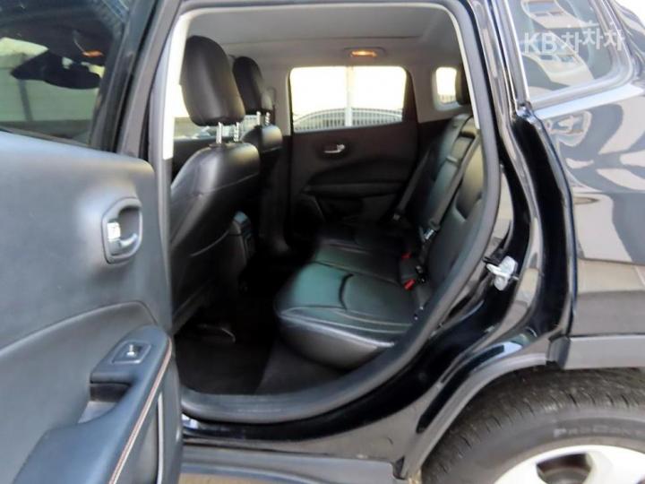 Jeep Compass 2.4 AWD Longitude 7