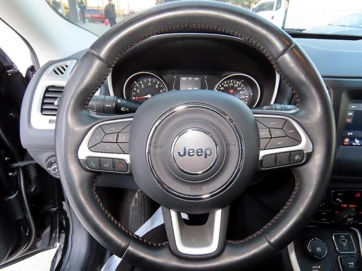Jeep Compass 2.4 AWD Longitude 9