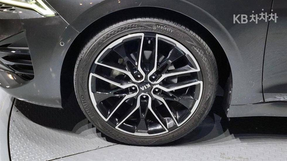 2020 - kia k5