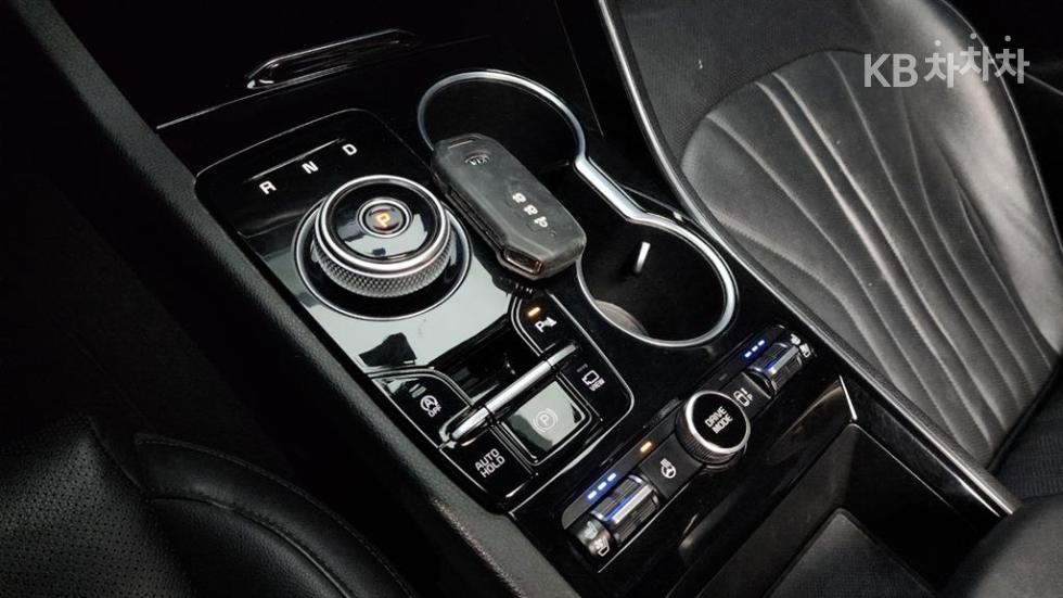 2020 - kia k5
