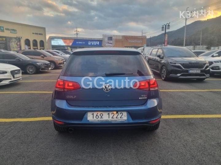 Volkswagen Golf 1.6 TDI BlueMotion MK7 5