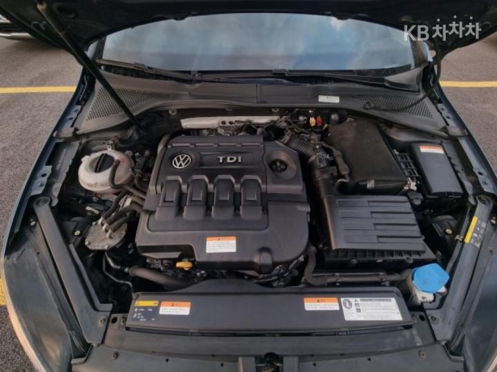 Volkswagen Golf 1.6 TDI BlueMotion MK7 7