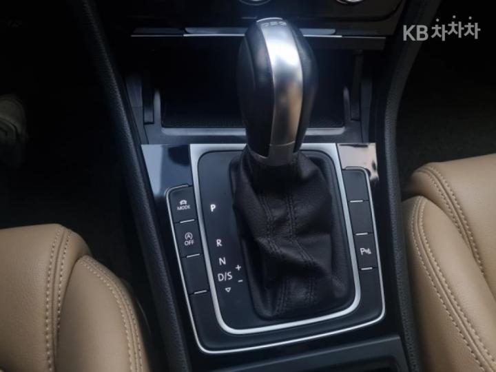 Volkswagen Golf 1.6 TDI BlueMotion MK7 10