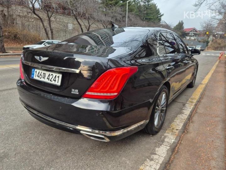 Genesis EQ900 3.8 GDI AWD Luxury 6