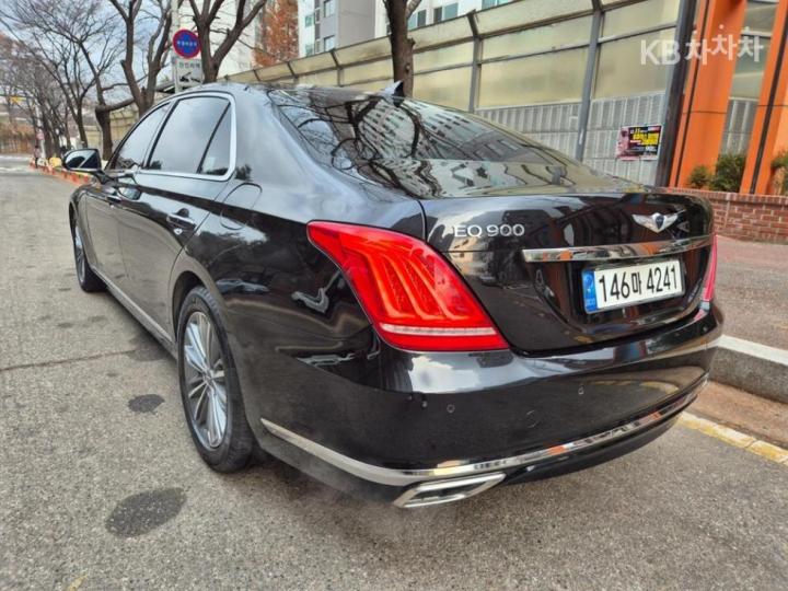 Genesis EQ900 3.8 GDI AWD Luxury 7