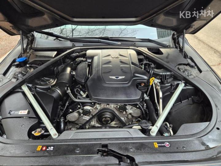 Genesis EQ900 3.8 GDI AWD Luxury 8