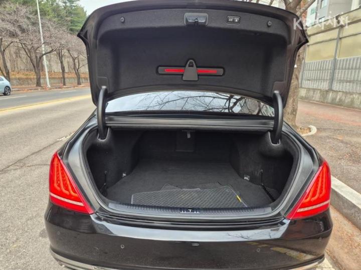 Genesis EQ900 3.8 GDI AWD Luxury 9