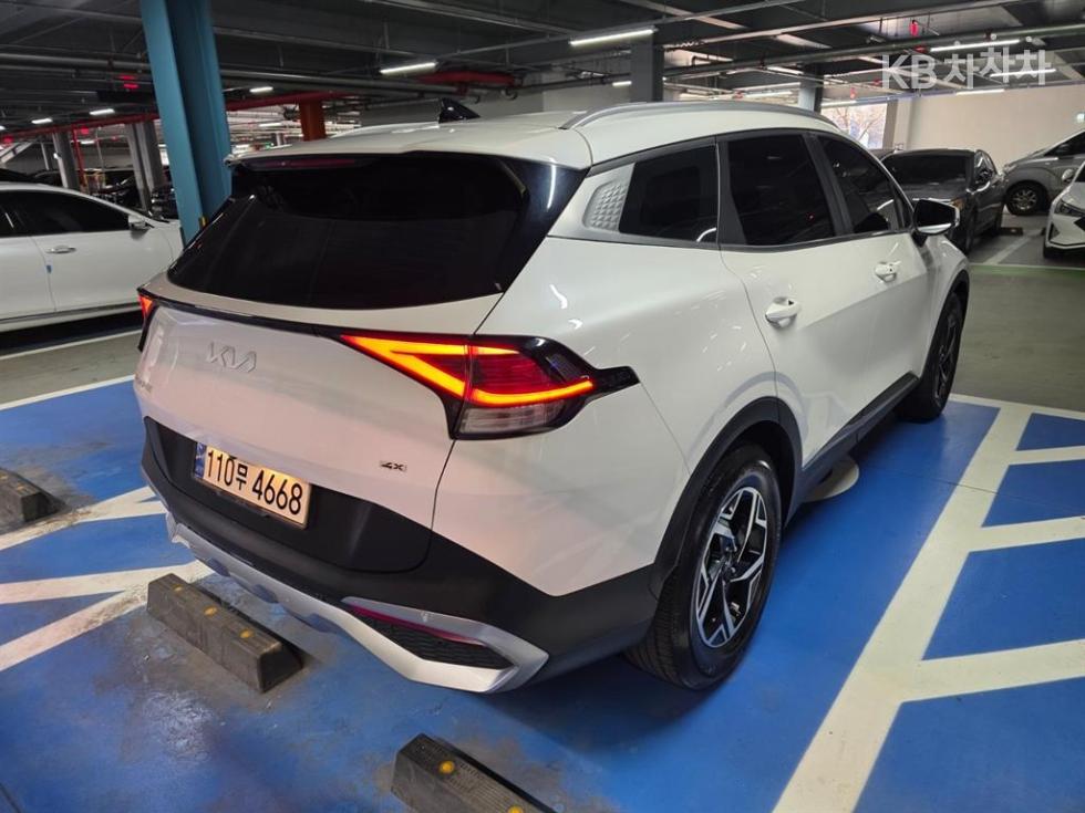 2022 - kia sportage