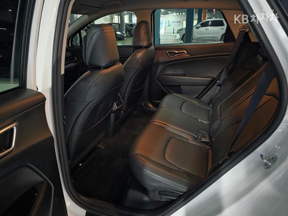 2022 - kia sportage