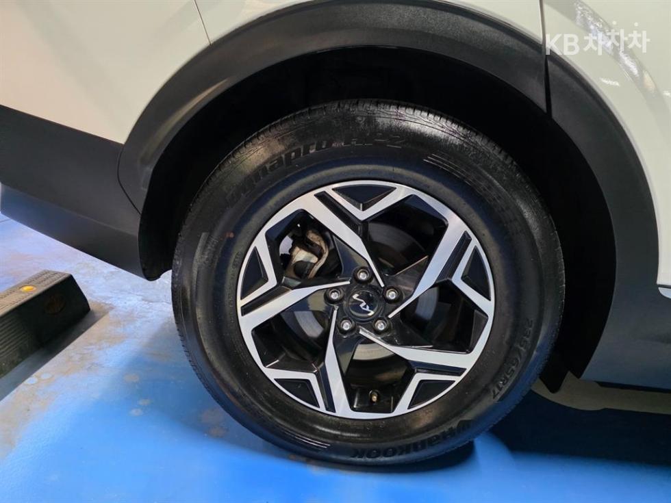 2022 - kia sportage