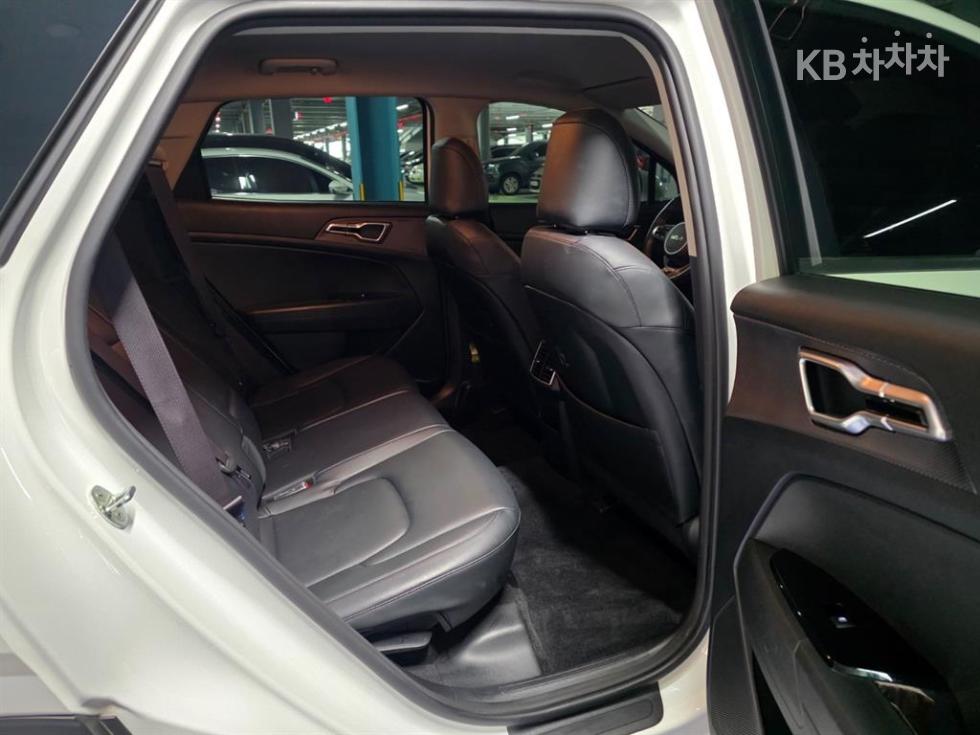 2022 - kia sportage