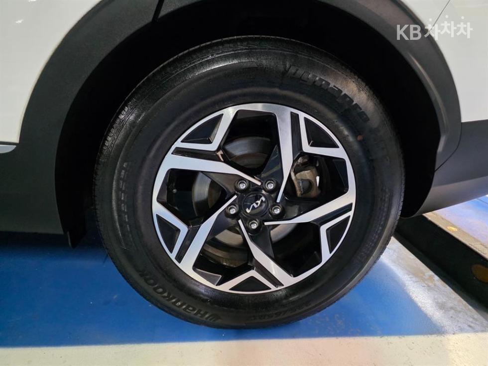 2022 - kia sportage