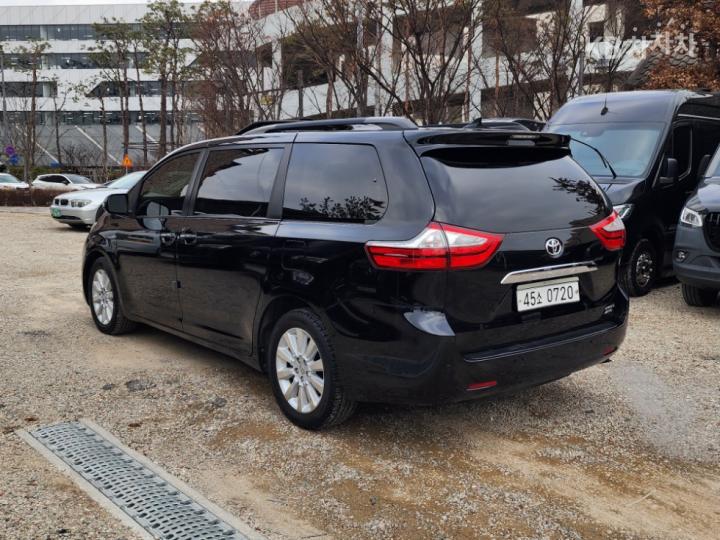 Toyota Sienna 3.5 AWD A/ T 3