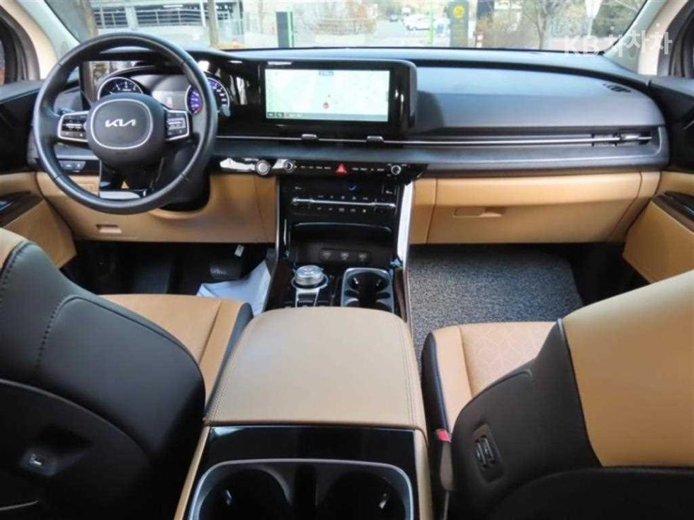 2023 - kia carnival