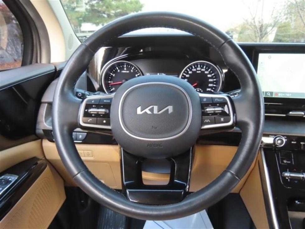 2023 - kia carnival