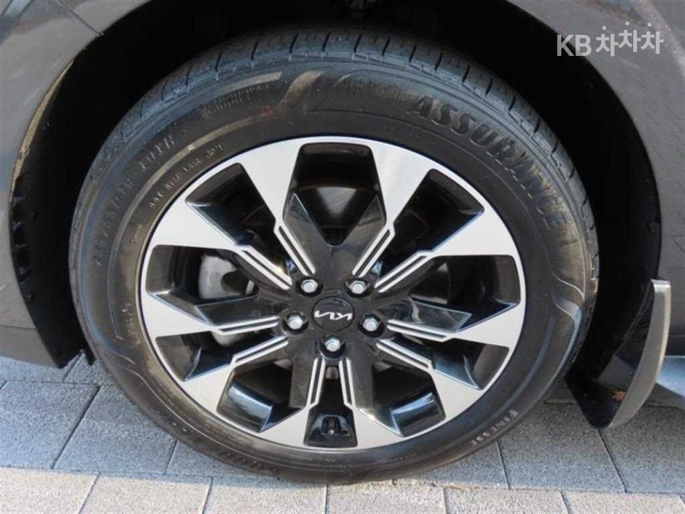 2023 - kia carnival
