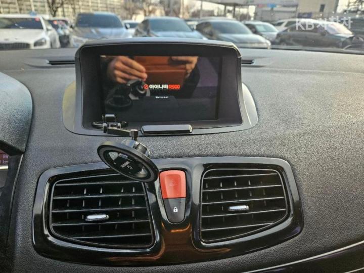 Renault SM3 Neo SE Plus 9