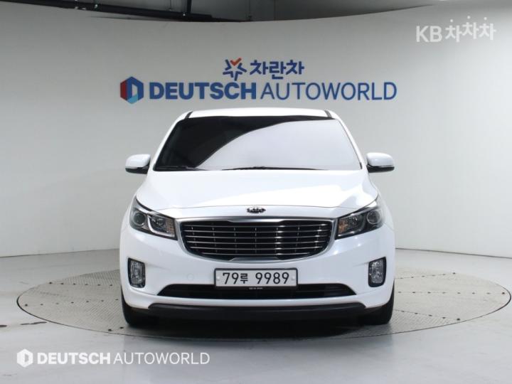 Kia Carnival 2.2 Diesel Deluxe 4