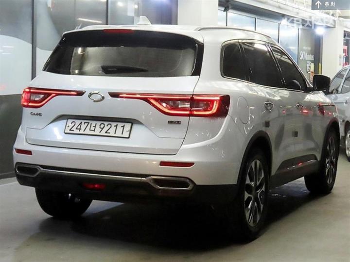 Renault QM6 2.0 2WD RE Signature 5