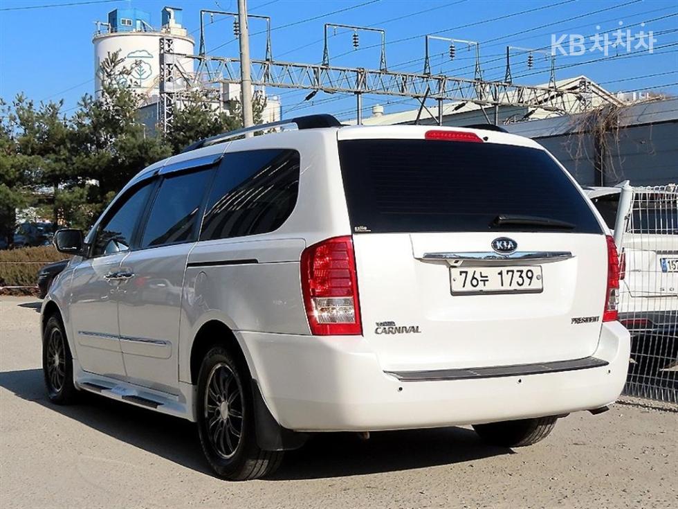 2012 - kia carnival
