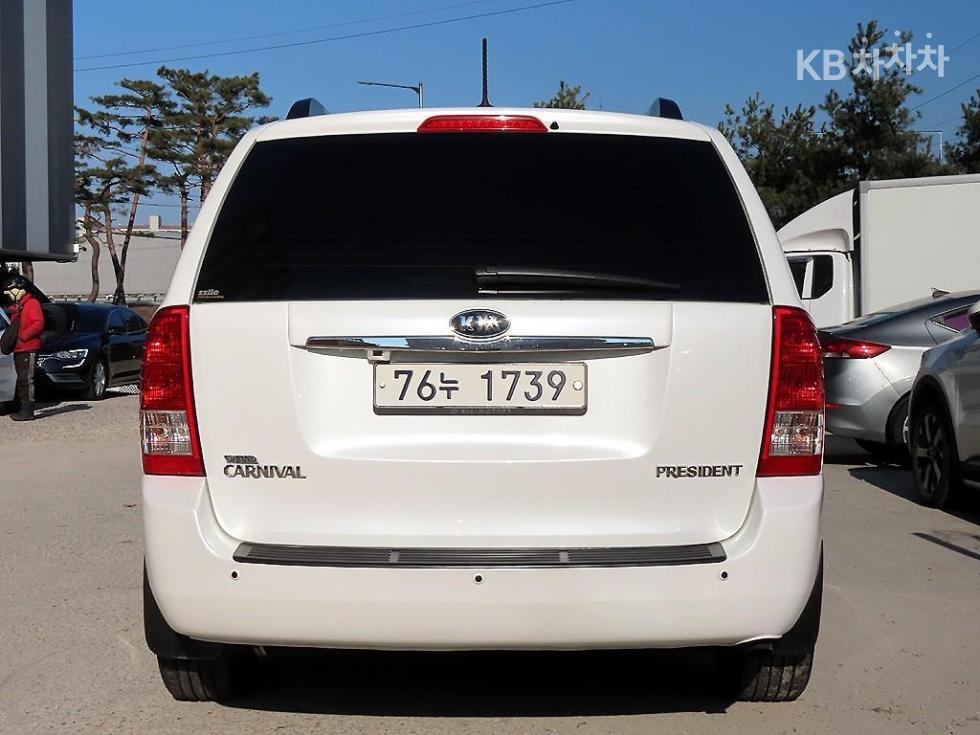 2012 - kia carnival