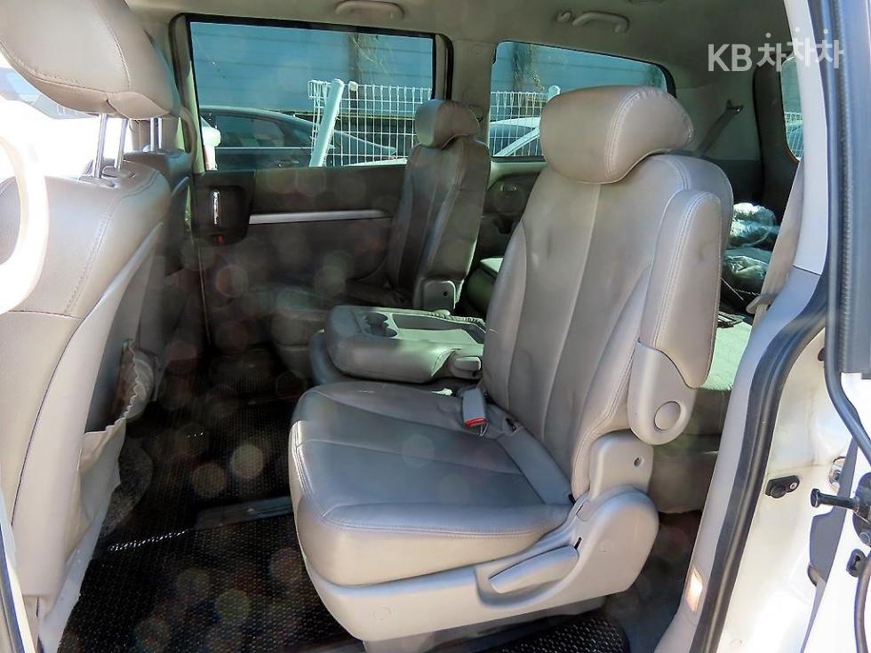 2012 - kia carnival