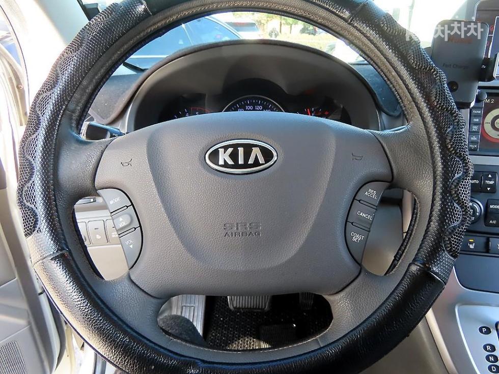 2012 - kia carnival