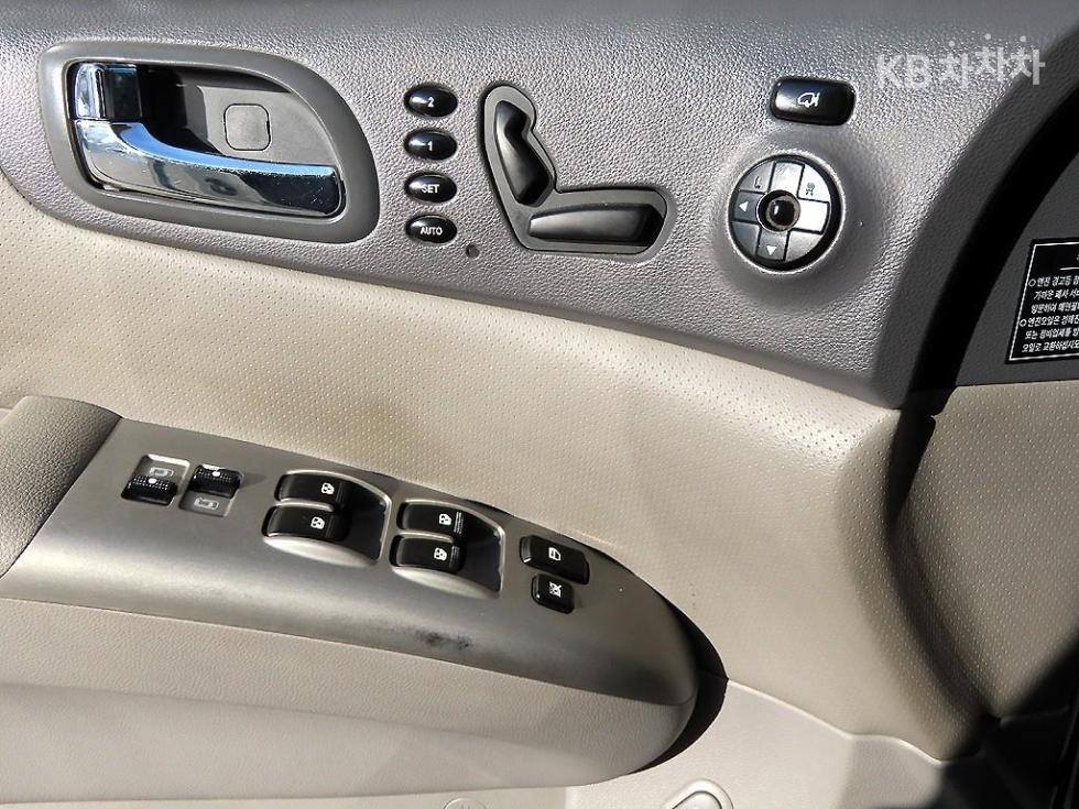 2012 - kia carnival