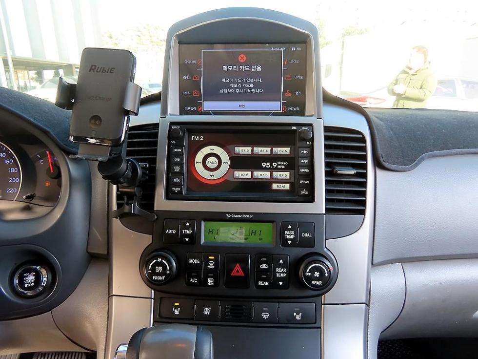 2012 - kia carnival