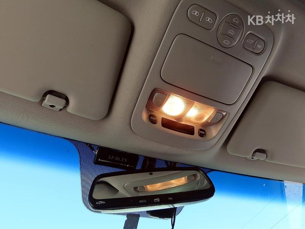2012 - kia carnival