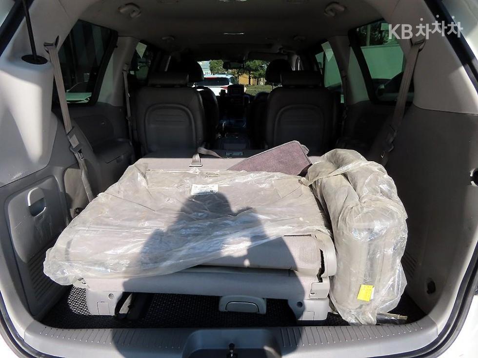 2012 - kia carnival