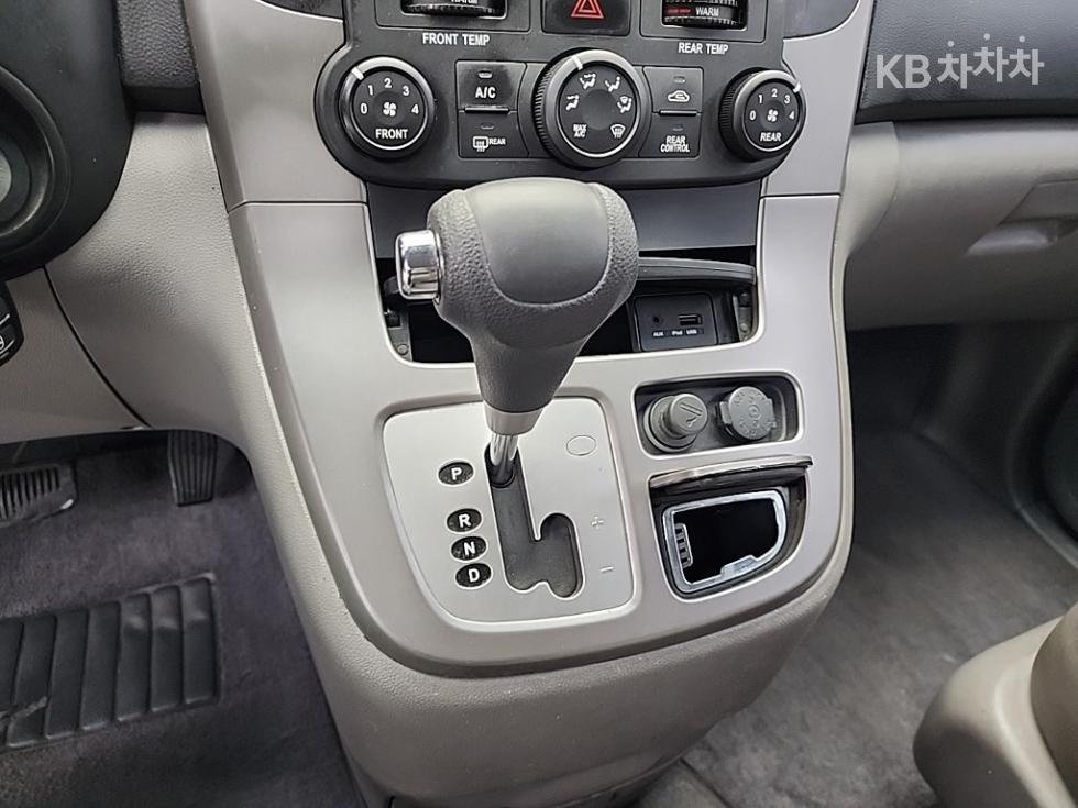 2010 - kia carnival