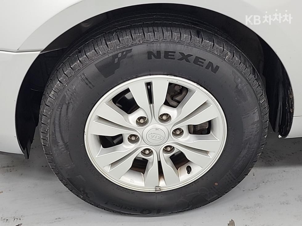2010 - kia carnival