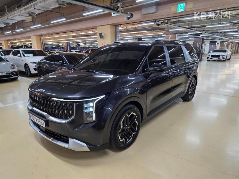 2025 - kia carnival