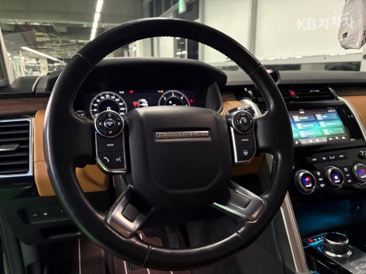 Land Rover Discovery 5 3.0 TD6 HSE Luxury 7