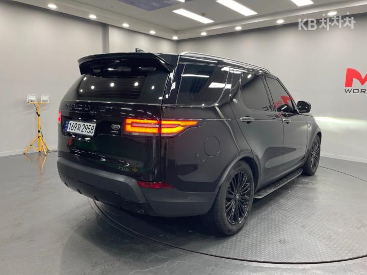 Land Rover Discovery 5 3.0 TD6 HSE Luxury 4