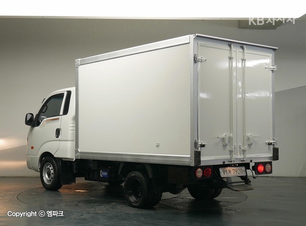 2016 - kia bongo iii
