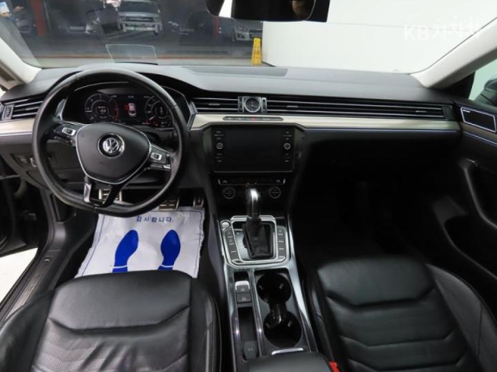 Volkswagen Arteon 2.0 TDI Prestige 8