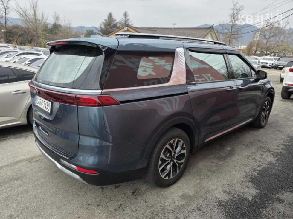 2021 - kia carnival