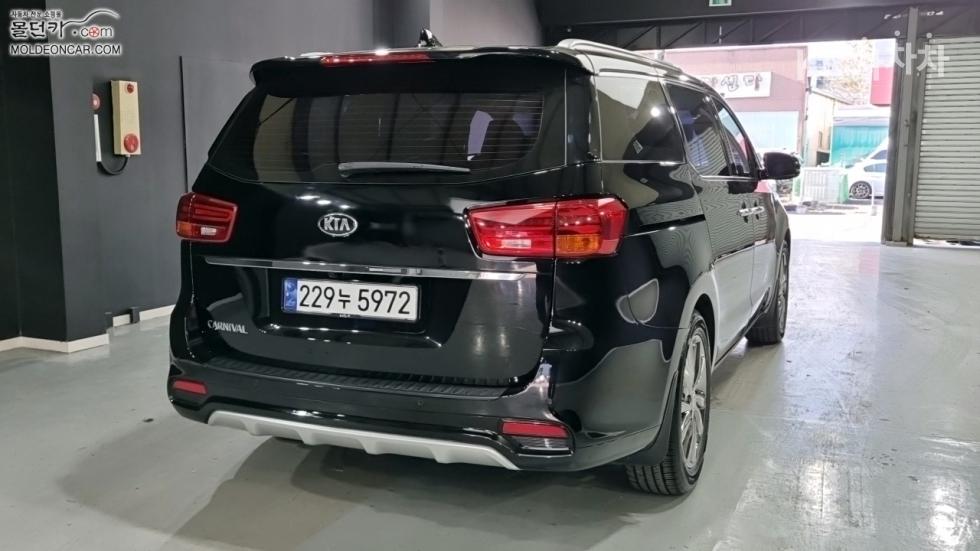 2019 - kia carnival