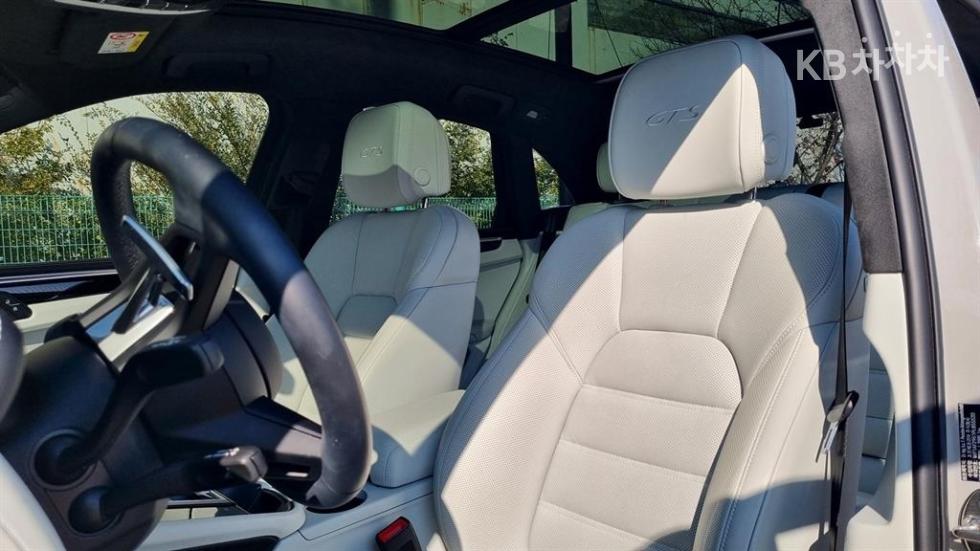 Porsche Macan — miniaturë 11