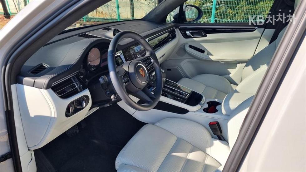 Porsche Macan — miniaturë 13