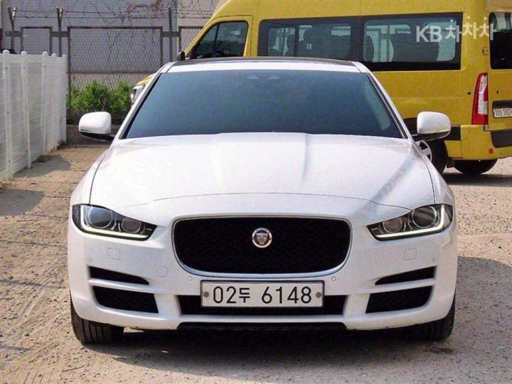 Jaguar XE 2.0 Diesel PRESTIGE 2