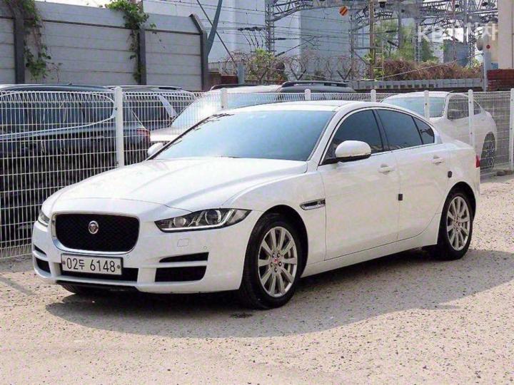 Jaguar XE 2.0 Diesel PRESTIGE 3