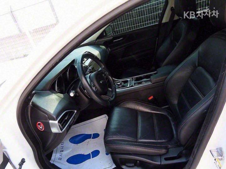 Jaguar XE 2.0 Diesel PRESTIGE 6