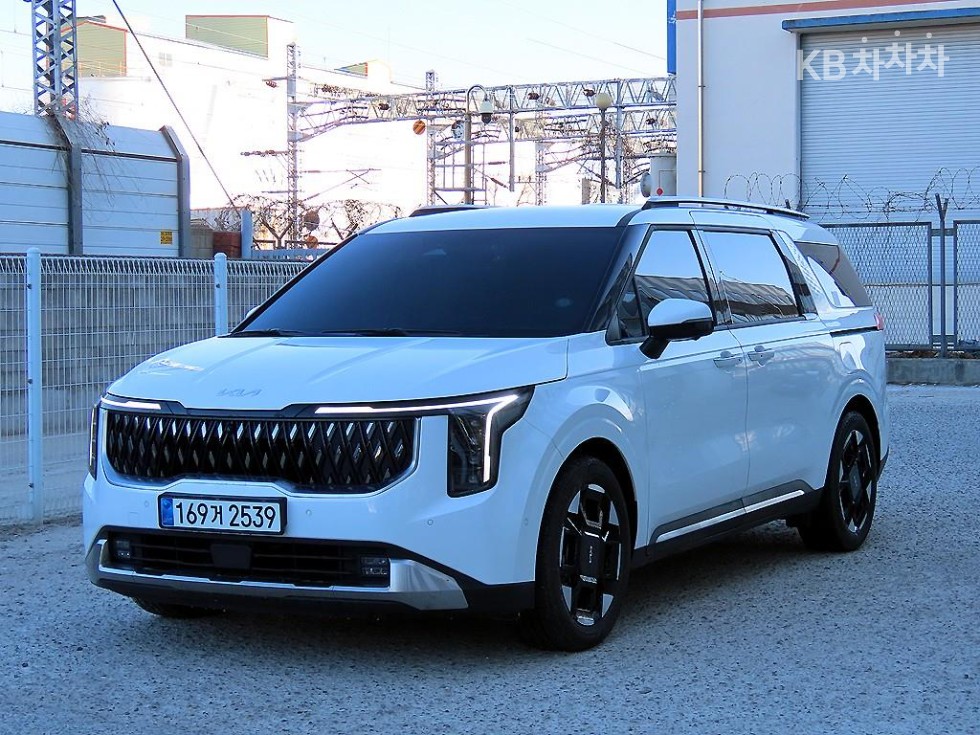 2024 - kia carnival