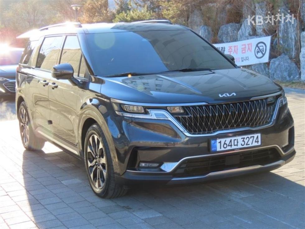 2023 - kia carnival