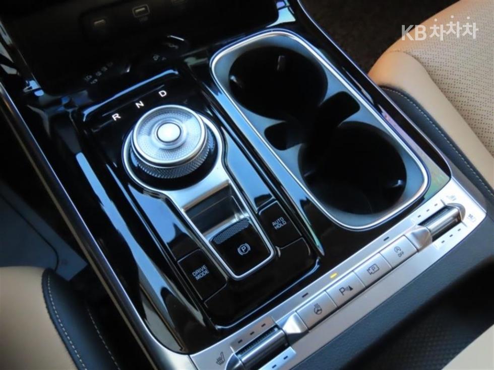 2023 - kia carnival