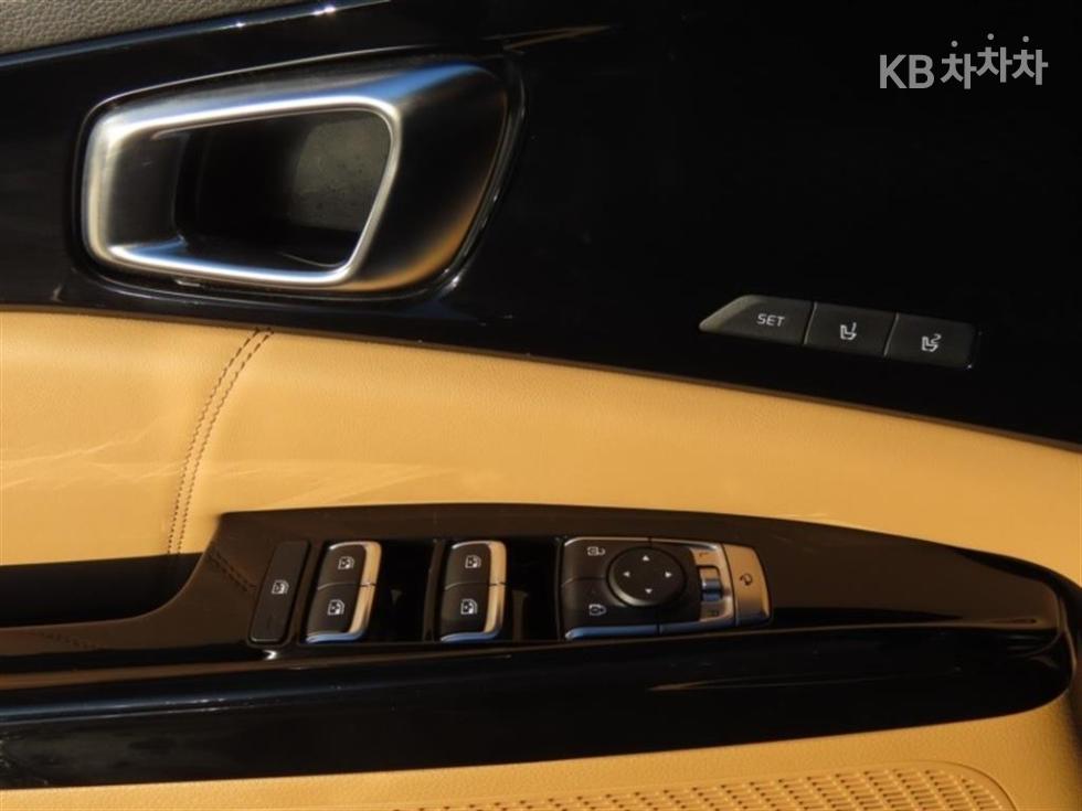 2023 - kia carnival